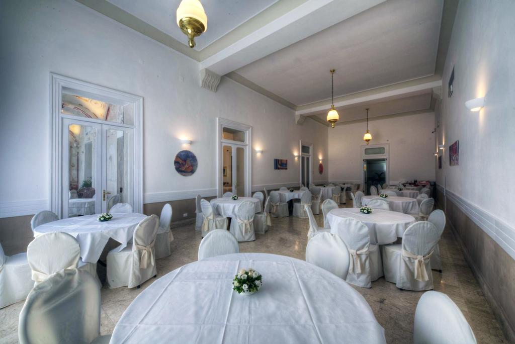Hotel Vittoria Помпеи Экстерьер фото